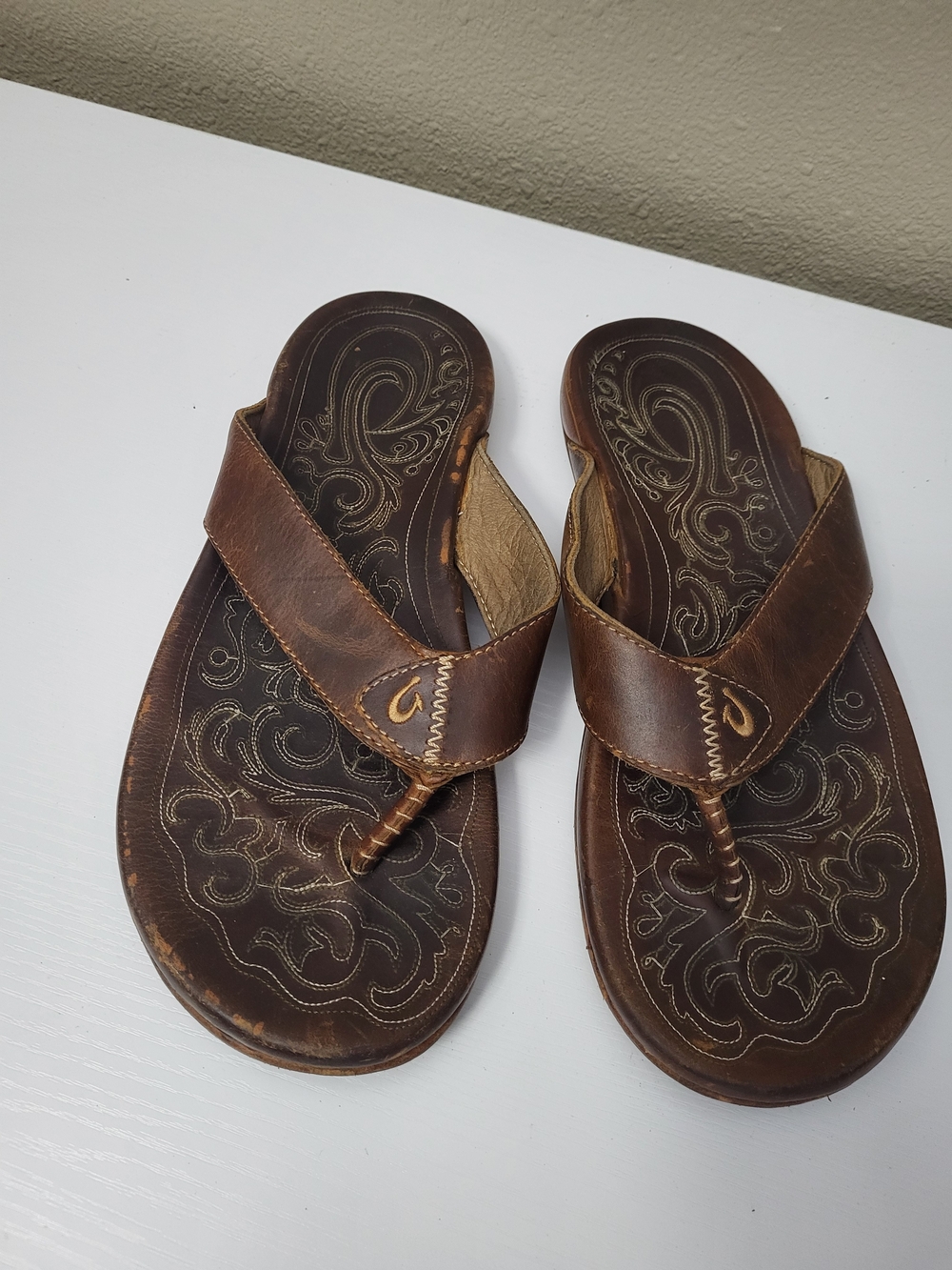 OluKai Mekila Flip Flops Brown Leather Men’s US 12 EU 45